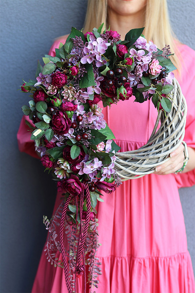 Cleona, asymetryczny wianek na drzwi