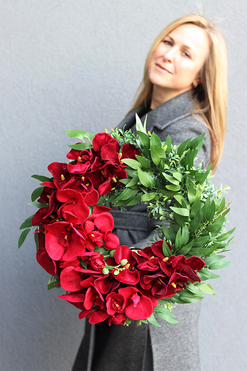 asymetryczny wianek z chwostem, Orchidelia Red Velvet, śr.42cm   