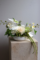 Wedding Day, kompozycja kwiatowa w misie