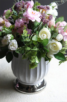 Pearls, kompozycja kwiatowa w naczyniu