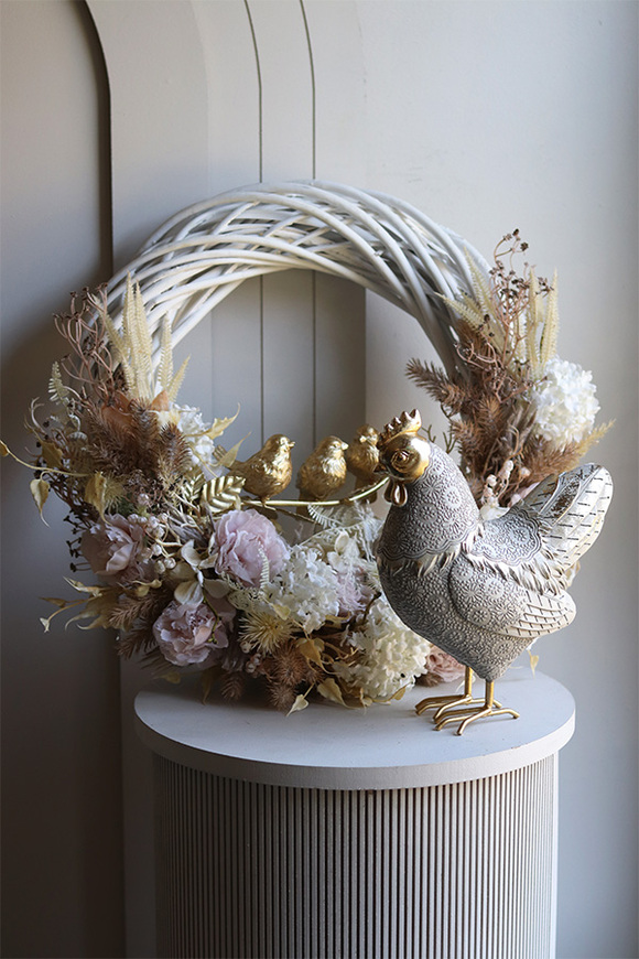 Cottage Gold, figurka wielkanocna kura