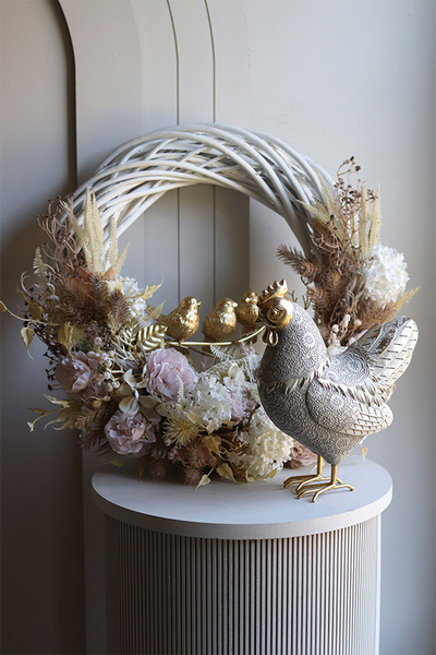 Cottage Gold, figurka wielkanocna kura