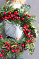 Czerwień w Domu, wianek ozdobny / stroik dekoracyjny, śr.48cm