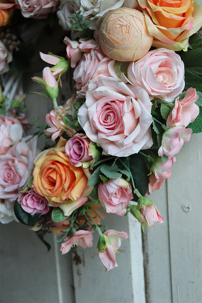 Morello, różowo - brzoskwiniowy wianek na drzwi, śr.41cm 