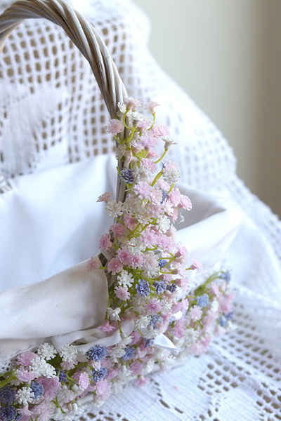 Pastelowa Kaszka, dekorowany koszyczek wielkanocny z serwetką