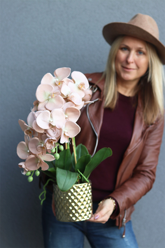 Capuccino Gold, sztuczny storczyk w złotej donicy