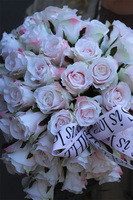 This is Love, dekoracja nagrobna w kształcie serca