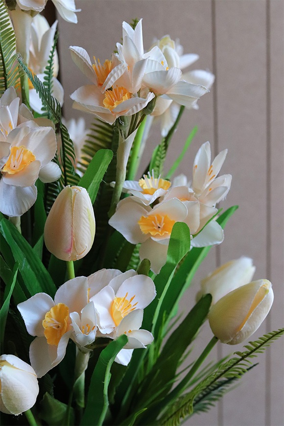 Morello Żonkile, wiosenny bukiet nagrobny we wkładzie