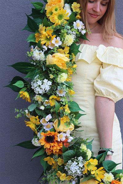 Słonecznikowy Gaj, bogata girlanda kwiatowa