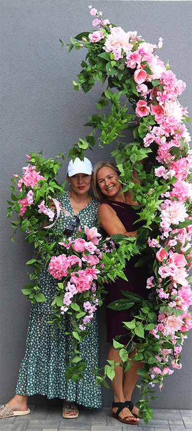 Mrągowo na Różowo, dekoracyjna girlanda kwiatowa