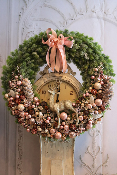 świąteczny wianek, Pudrovy Renifer Gold Big