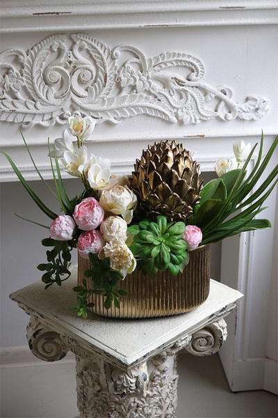 Leotte, kompozycja kwiatowa z karczochem