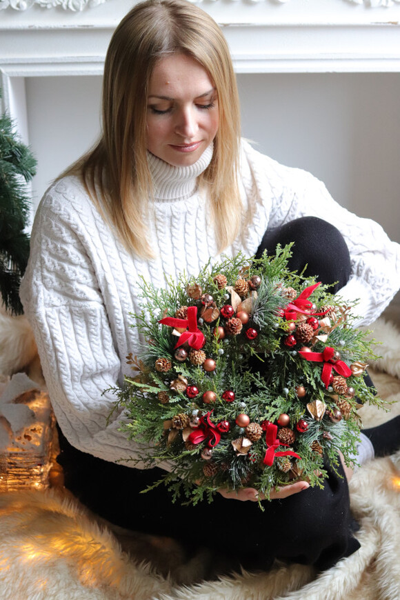 34 Ulica, świąteczny wianek na drzwi