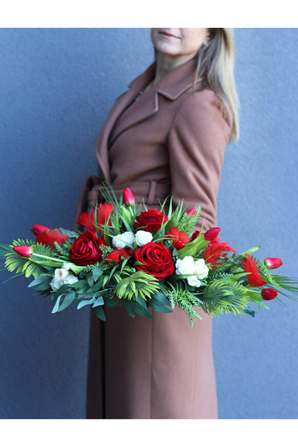 Red Dalia, dekoracja nagrobna na tacy