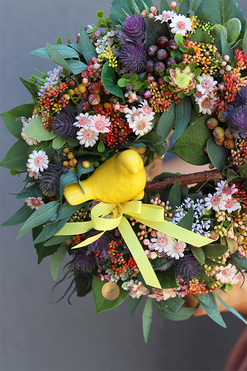 OD RĘKI  Żółty Ptak, wianek dekoracyjny z ptaszkiem, śr.33cm