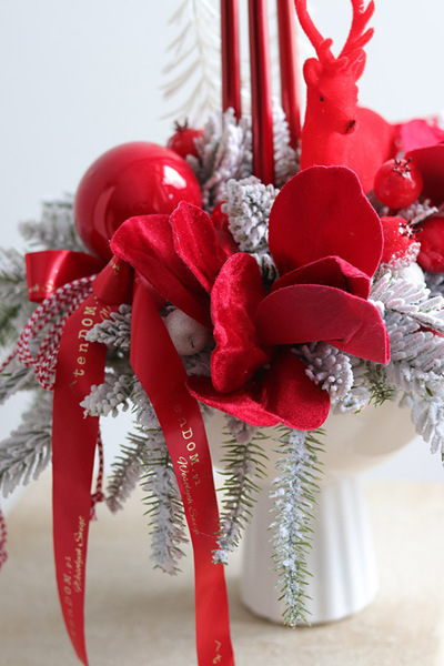 Reindeer Velvet, czerwony świąteczny stroik w pucharze