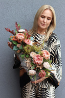 Beżowa Chryzantema, dekoracja nagrobna w naczyniu