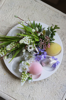 Pastelowe Jajka, stroik wielkanocny na paterze