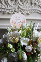 kompozycja flowerbox Neliasa Chocolate z napisem na piku, wym.25x30cm