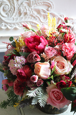 Asterna, kompozycja kwiatowa w pucharze, wym.43x50cm 