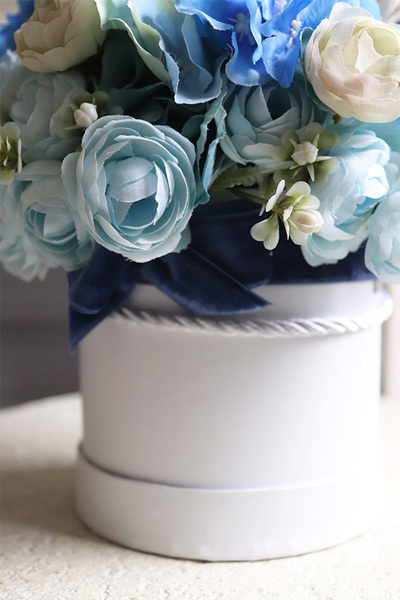 Blue Flowers, flowerbox z aksamitką, wys.22cm