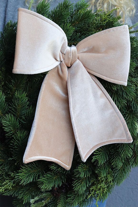 Beżowa Decoratoria, bożonarodzeniowy wianek na drzwi