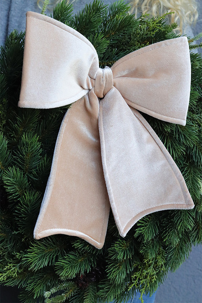 Beżowa Decoratoria, bożonarodzeniowy wianek na drzwi