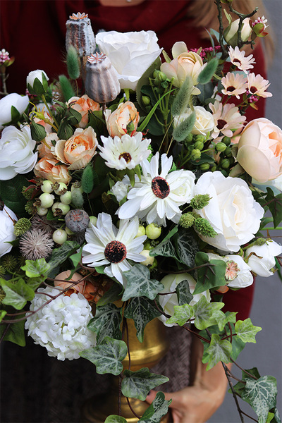 Caryńska, kompozycja kwiatowa w pucharze