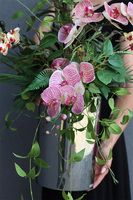 Lucille Gerano Granada, kompozycja ze storczykiem w wazonie, wys.90cm  