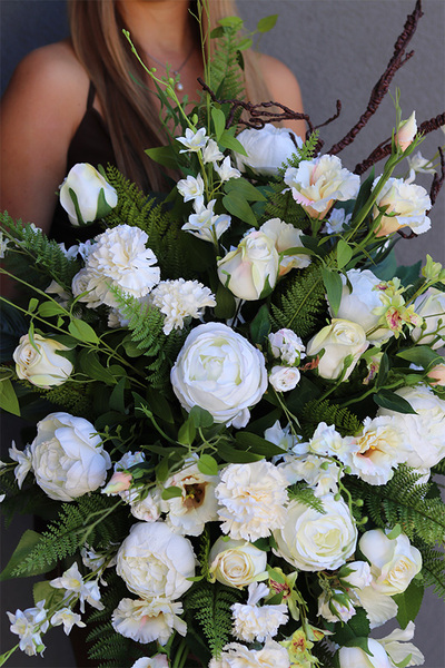 Biella Lux, kompozycja nagrobna w misie