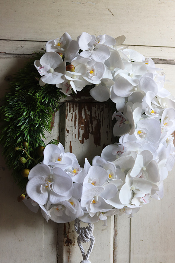 asymetryczny wianek z chwostem, Orchidelia White, śr.42cm   