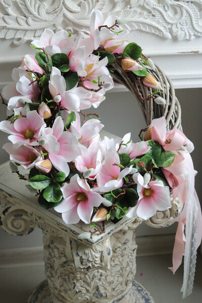 Magnolia Romance, wianek z kwiatów magnolii