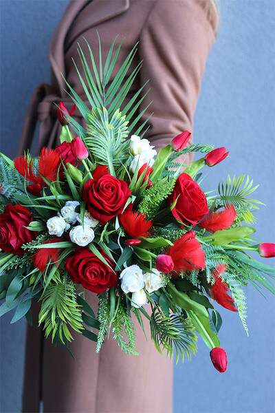 Red Dalia, dekoracja nagrobna na tacy