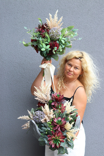 Suculentas Bordo Volcan, kompozycja nagrobna w misie