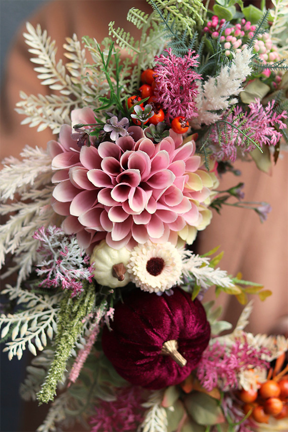 Fiolena Velvet, jesienny wianek z welurową dynią