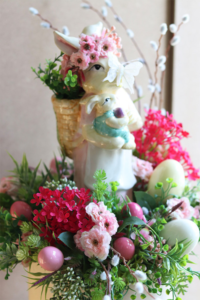 Zające i Motyle, flowerbox welurowy z figurką