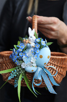 Blue, dekorowany koszyczek wielkanocny