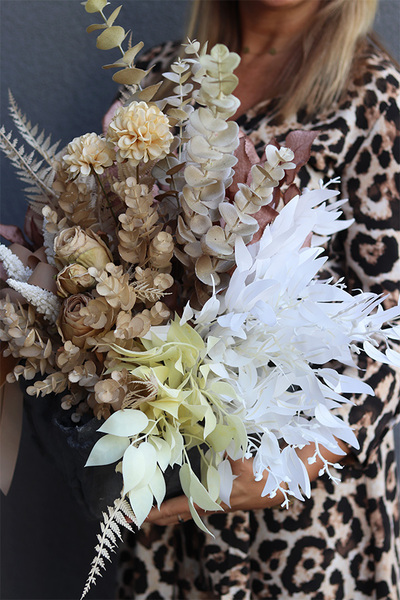 Como Volcan, nowoczesna kompozycja nagrobna