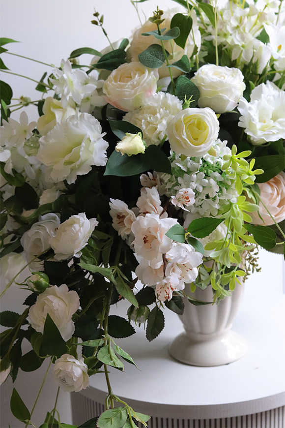 Creamosa Palace, kompozycja kwiatowa w pucharze