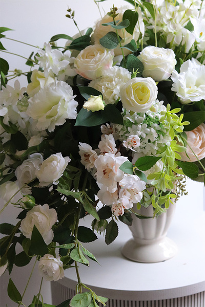 Creamosa Palace, kompozycja kwiatowa w pucharze