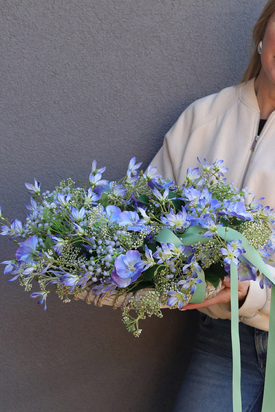 Pansy Blue, wiosenny wianek dekoracyjny