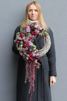 Wiśnie Rohirii, asymetryczny wianek dekoracyjny