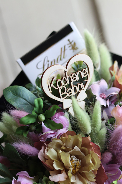 bardzo urocza koperta / flowerbox z czekoladą, Melinio Chocolates, wym. 30x35cm 