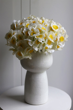 OD RĘKI Narcisius, bukiet kwiatów w wazonie, wys.43cm