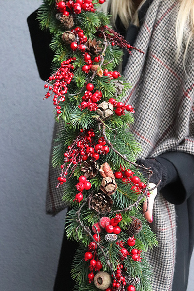 Czerwień Wigilijna, girlanda świąteczna