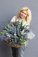 Fregata Rattania, kompozycja w koszu z wrzosami