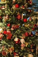 Moko Xmas, dekorowanie choinki u klienta