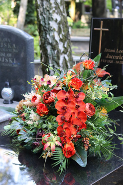 pomarańczowa wiązanka nagrobna Orangita, dł.100cm 