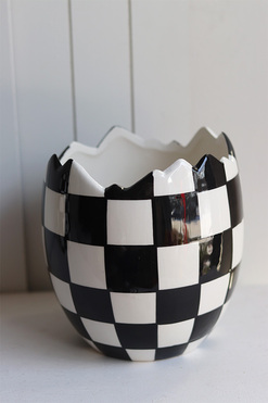 OD RĘKI Wednesday Easter, ceramiczne jajko naczynie, kratka, wym.16x14cm