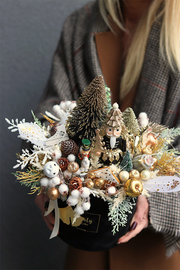 Dziadek do Orzechów Glamour, flowerbox świąteczny LED